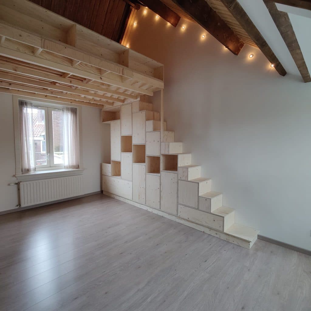 Hoogslaper, bed, trap, loft, hout Schiedam
