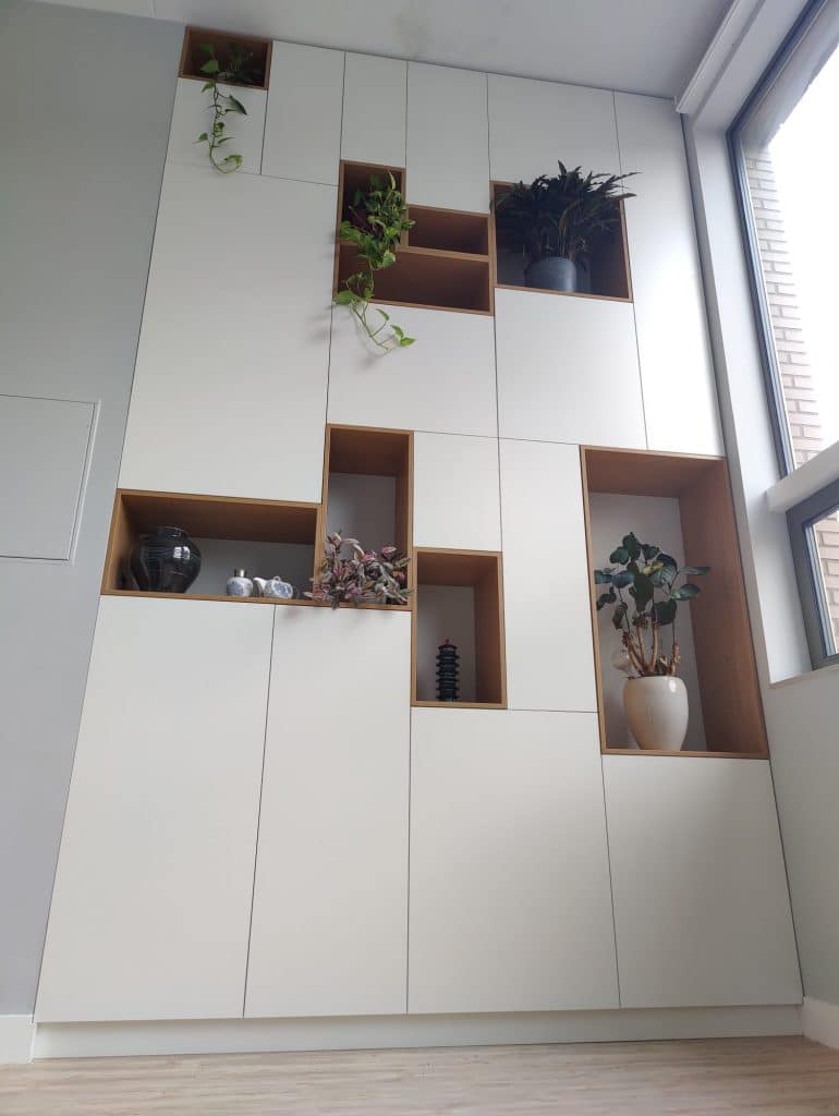 Moderne witte kast, Interieurontwerp woonkamerkast Hillegersberg Rotterdam
