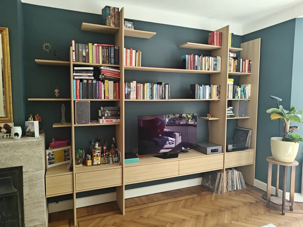 boekenkast op maat moderne boekenkast strakke lijnen uniek design maatwerk handgemaakt eiken meubel.jpg