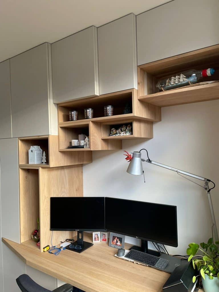 speciale kast rond bureau kleine thuiswerkplek combinatie wit en eiken maatwerk Rotterdam meubels op maat